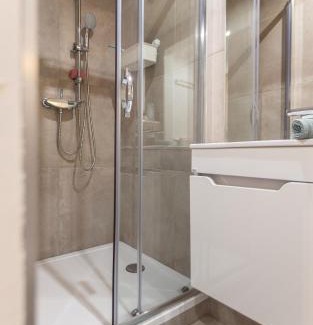 Feronstree et Hors-Chateau Apartamento | La Chambre Suspendue by Maison Brasseurs d'Etoiles