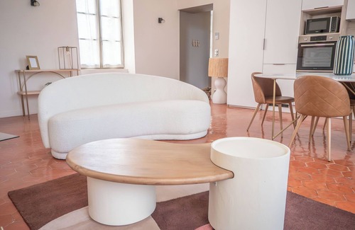 Pezenas Apartamento | La Chapelle, Gîte Insolite Haut de Gamme Avec Piscine et Sauna, à Pézenas