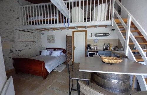 Cherac Cama Y Desayuno | La charentaise ch d'hôtes ,Studio