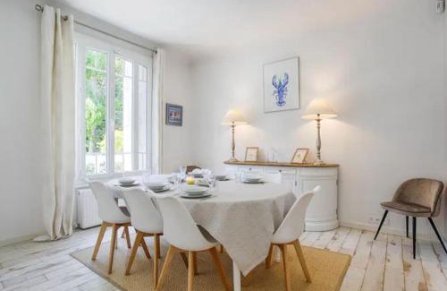 Deauville City Centre Casa | La charmante maison blanche