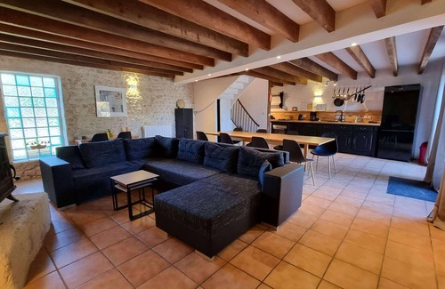 Saint-Just-Luzac Casa | La Charrue Gite 4 Chambres