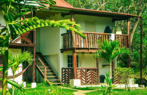 Las Escobas del Venado Casa | La Choza Playa Venao