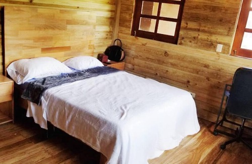 Constanza Casa | La Colmena del Arroyazo