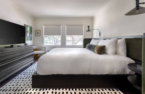 Neartown Hotel | La Colombe d'Or Hotel