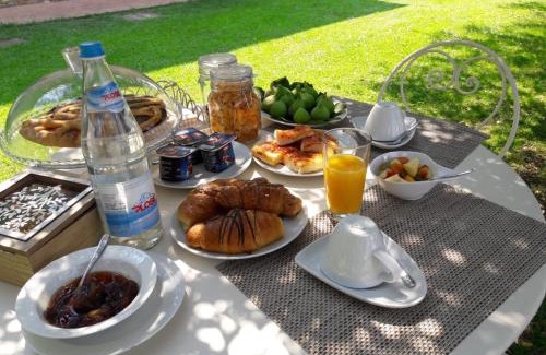 San Giovanni In Marignano Cama Y Desayuno | La Corte