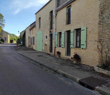 Asquins Casa | La croix d'asquins