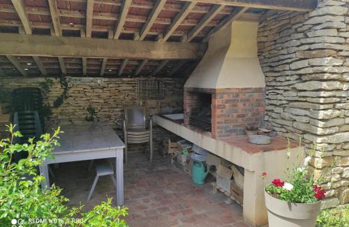 Asquins Casa | La croix d'asquins