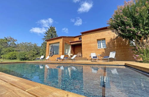Cales Casa | La croix du sol de Calès