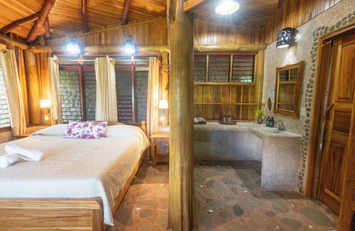 Ballena Cabina | La Cusinga Lodge