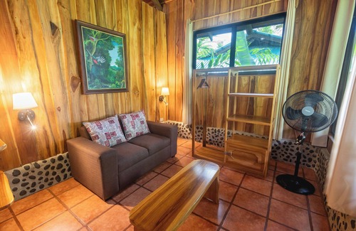 Ballena Cabina | La Cusinga Lodge