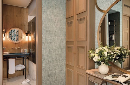 Champs-Elysees Hotel | La Demeure Montaigne