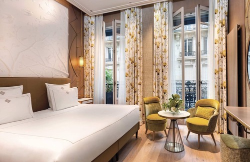 Champs-Elysees Hotel | La Demeure Montaigne