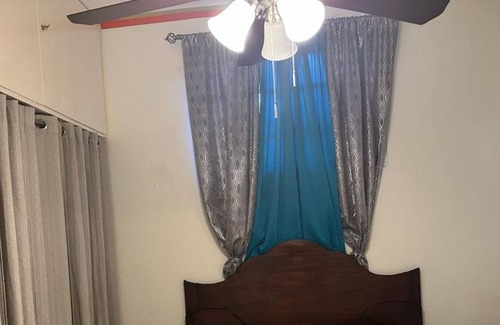 Vaudreuil Otro | La Difference Guest House / Vaudreuil