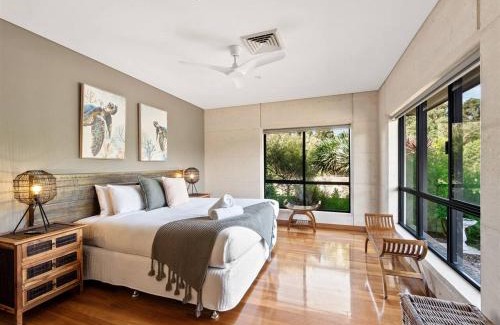 Burnside Casa | La Dimora - Tranquil Retreat Where Bush Meets Beach