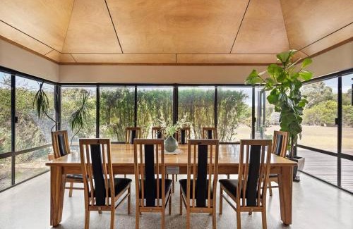 Burnside Casa | La Dimora - Tranquil Retreat Where Bush Meets Beach