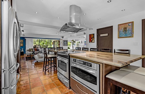Northeast Coconut Grove Villa | La Dolce Villa in Miami with direct access to the Bay!