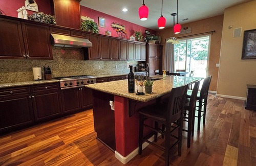Clovis Casa | La Dolce Vita - Gorgeous 4-bedroom house in prestigious Clovis