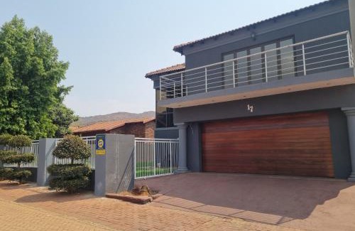 Rustenburg Cama Y Desayuno | La Exotica Lodge & Spa