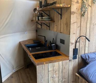 Willems Cama Y Desayuno | La Ferme 1851 - Cabane Spa Nordique privé vue sur champ