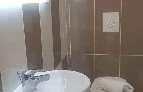 Evry Otro | Chèvre 1 er étage-Cama de Matrimonio o Dos Camas-Diseñador-Baño Privado-Vista...