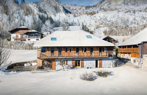 Mieussy Chalet De Esquí | La Ferme des Artistes - alpine home 10p with superb views - OVO Network