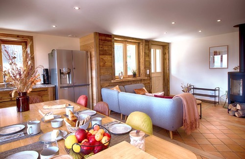 Cordon Casa | La Ferme des Fingères - Apartment with all comfort facing Mont-Blanc This old f