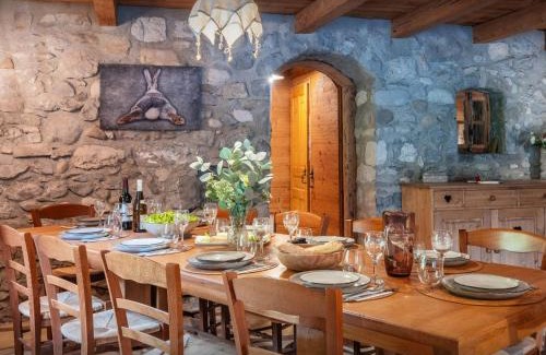 Thones Casa | La Ferme du Cortet - OVO Network