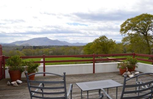Saint-Pee-sur-Nivelle Cama Y Desayuno | La Ferme Ostalapia