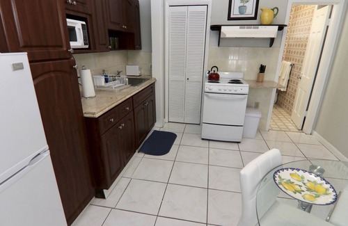 Glenvar Heights Cabaña | La Finca Miami by SoFla Vacations