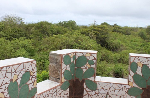 Puerto Ayora Hotel | La Fortaleza De Haro