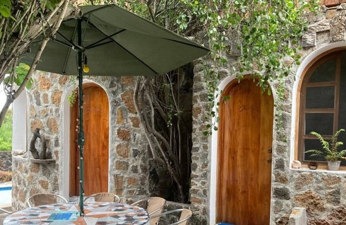 Puerto Ayora Hotel | La Fortaleza De Haro