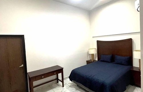 Municipio de Juárez Hotel | La frontera suites motel