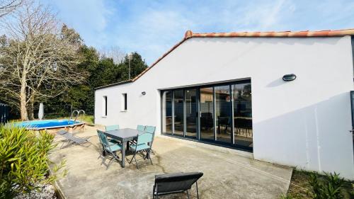 Saint-Jean-de-Monts Villa | La Garenne, piscine et pinède