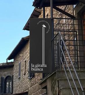 Vallerano Casa | la giraffa bianca