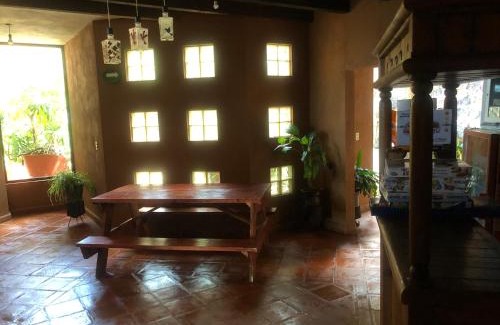 Tzintzuntzan Cabina | La Gloria de Los Ángeles