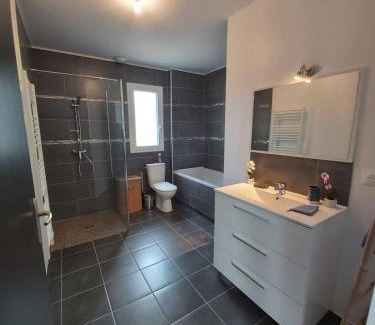 Commes Casa | La Goulette du Vary