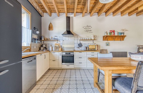 Lamarque Casa | La Grange de la Maison Reverdi – Refugio de Serenidad con Piscina y Terraza Privada