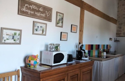 Chomerac Cama Y Desayuno | La Grange de Sabatas, Chambre Le Coiron