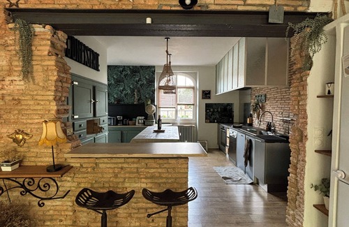 Belin-Beliet Casa | "La Grange de Zingaro" Very pretty family home ideally located in Gironde