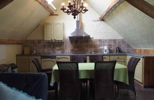 Leuze-en-Hainaut Casa | Anc. Seigneurie de Boucaut: la Grange 17/19 pers.