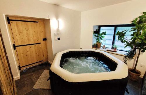 Lathuile Apartamento | LA GRANGE SAVOYARDE-Spa-Piscine-Proche lac-Charme-Détente- 3 Etoiles
