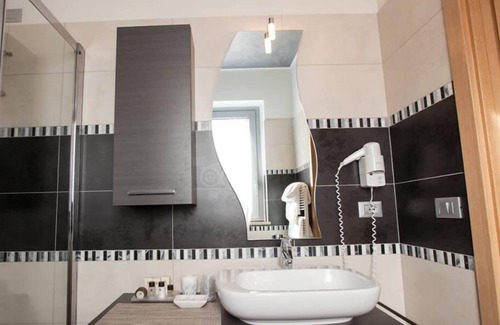 Ovest Hotel | La Grotta Hotel