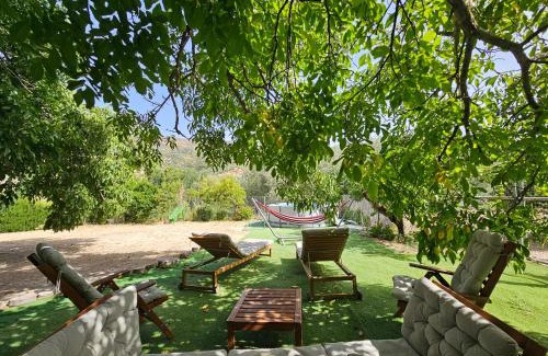 Castillo de Locubin Casa | La huerta del Castillo con su Caz de agua - Enjoy Life & Relax
