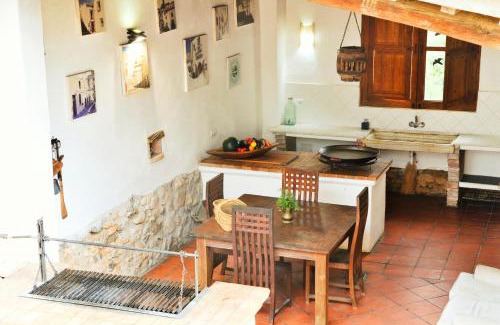 Els Hostalets de Pierola Casa | La Isla Verde