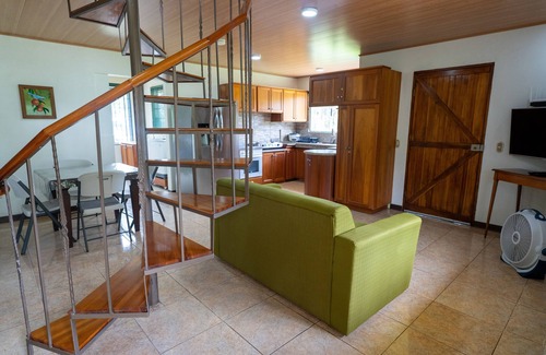 La Fortuna Chalet De Esquí | La JeyDa: Chalet with BBQ/Social area and Pool