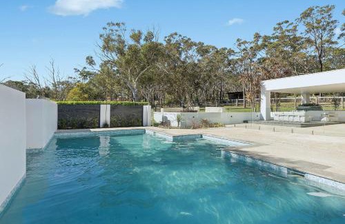 Kariong Casa | La La Land by Coast Hosting