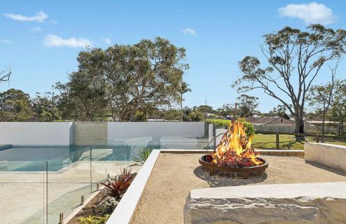 Kariong Casa | La La Land by Coast Hosting