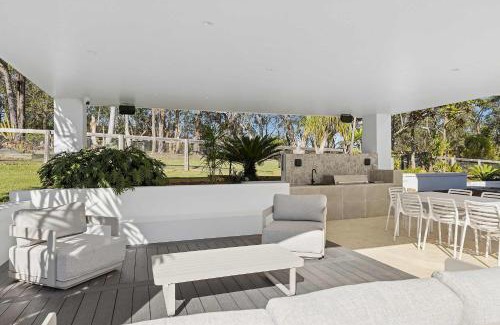 Kariong Casa | La La Land by Coast Hosting