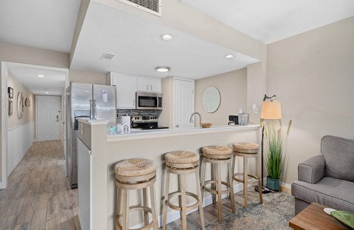 Rockport Condominio | La La's | Pet Friendly, Pool + Hot Tub Access!