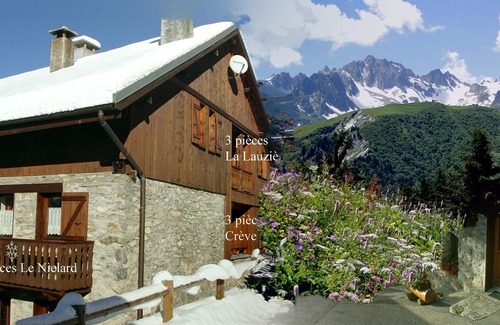Valmorel Chalet De Esquí | La Lauzière 3-room apartment 55 m2 200 m from the free bus stop and 300 m from the ski lift